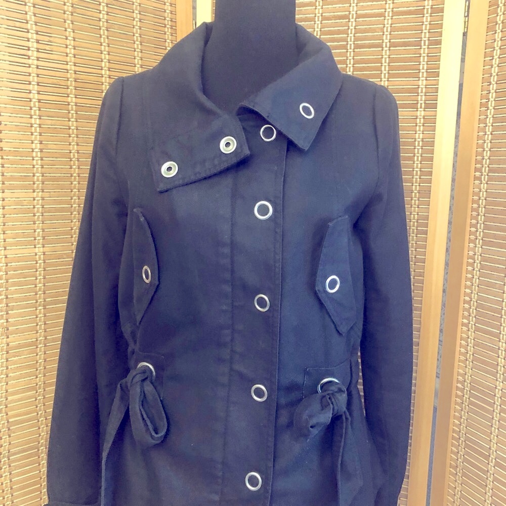 H&M Black jacket with zip front and grommet accents size 6